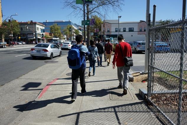 前往UC Berkeley的一行人1.jpg 前往UC Berkeley的一行人1.jpg